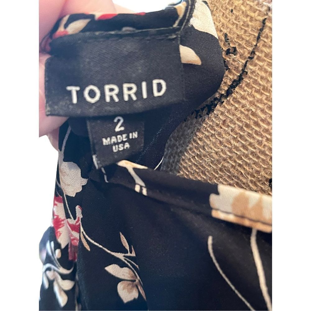 Torrid Floral Blouse - Picture 4 of 4